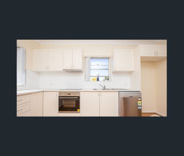 CENTRAL, PRIVATE, 1ST FLOOR UNIT - Photo 3