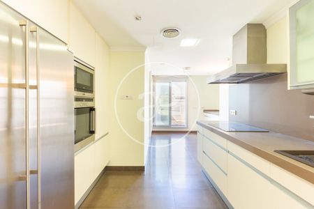 Flat for rent in Colón - Photo 4