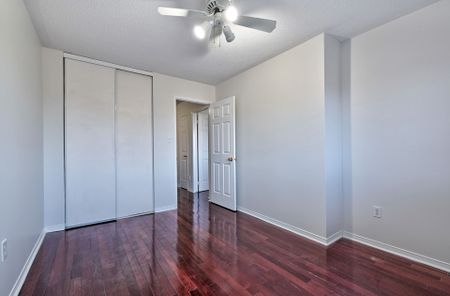 For Lease - 719 Stonebridge Avenue, Mississauga, Ontario - Photo 2
