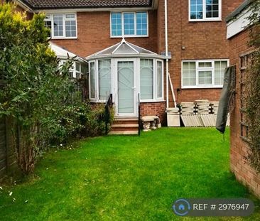 4 bedroom semi-detached house to rent - Photo 1