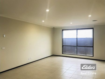 Beautiful Home – Ready for You to Move In! - Photo 3