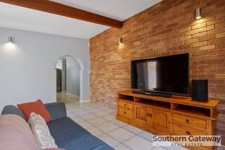 Great Location!! LEASE PENDING - Photo 3