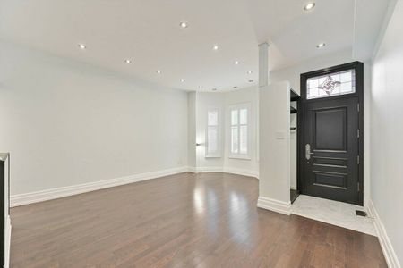 30 Bernard Avenue, ON, Toronto - Photo 5