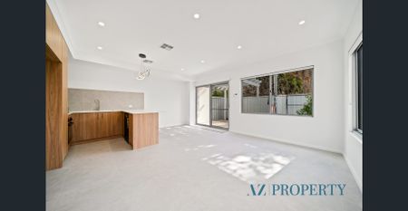 Brand New 3-Bedroom Family Home in Beckenham! ( Unfurnished) - Photo 3