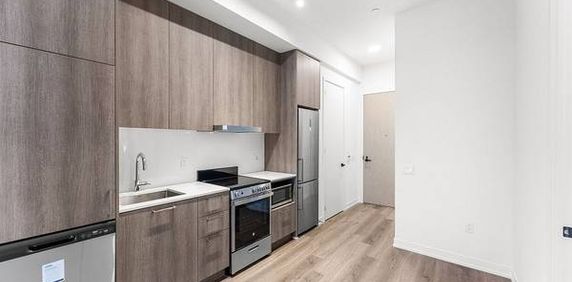 HWY 7/HWY 400-Modern Bright 1Bdrm+Den 1Bath - Photo 2