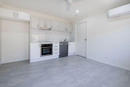 2 Bed Home With Large Fully Fenced Backyard - Photo 3