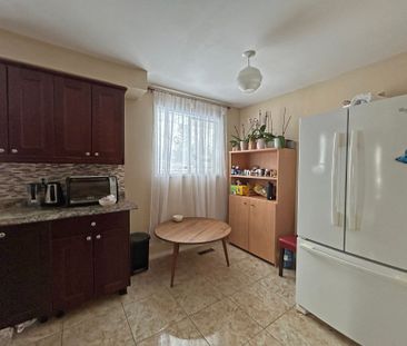 For Lease - 63 Centre Street Unit# Main, Richmond Hill, Ontario - Photo 4