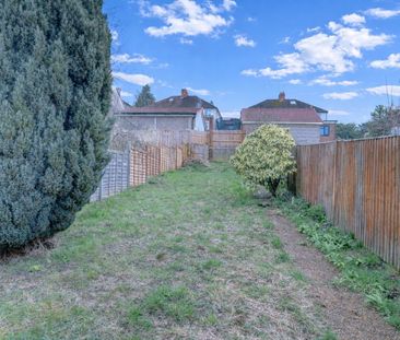 3 bedroom semi detached house to rent - Photo 4