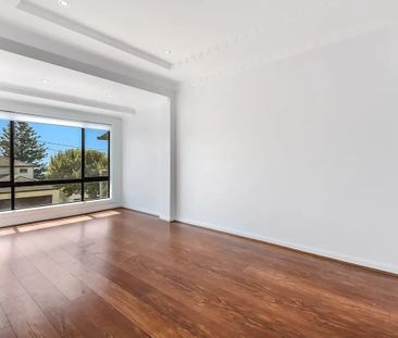 Coastal Living in a Quiet, Premier Dover Heights Location - Photo 1