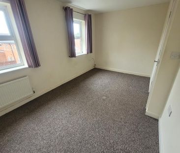 2 bedroom semi-detached house to rent - Photo 2