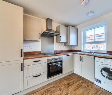 2 bedroom semi-detached house to rent - Photo 4