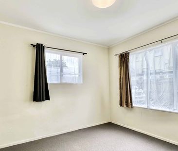 3 Bedroom home in Prime Location - Photo 2