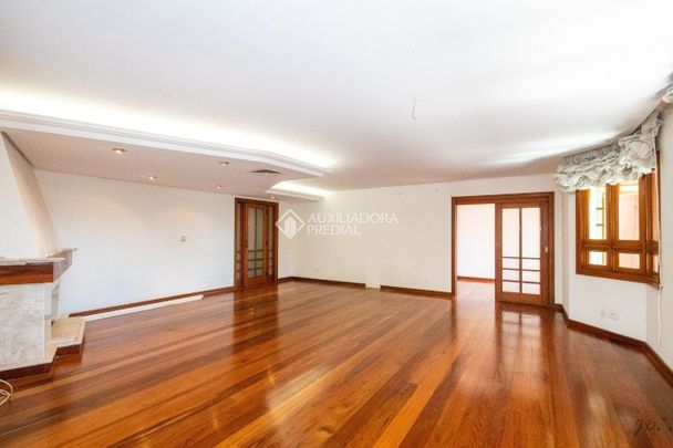 Apartamento com 4 quartos e 263m² para alugar em Cristal, Porto Alegre. - Photo 1