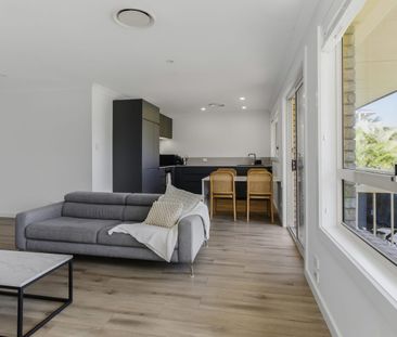 Beachside Bliss: Fully Renovated 2-Bed, 2-Bathroom apartment - Photo 3