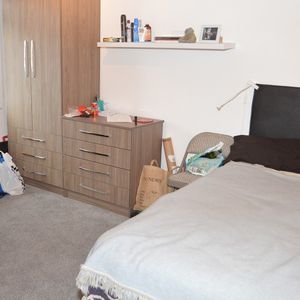 48 EXETER ROAD - Photo 2