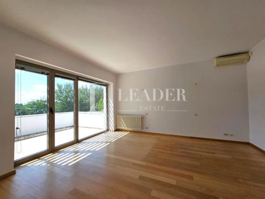 Vila Moderna I Baneasa - Lac I 5 camere - Photo 1