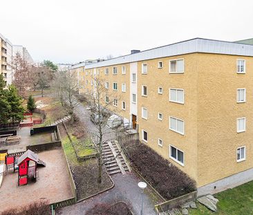 Åvingegränd 13, Tensta - Photo 1