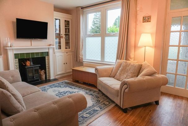 3 bedroom end of terrace house to rent - Photo 1