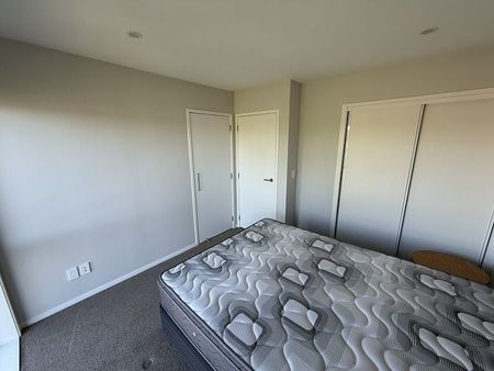 Perfectly situated in the vibrant area of Papatoet - Photo 3