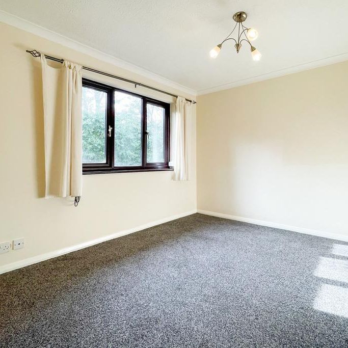 1 bedroom ground floor flat to rent - Photo 1