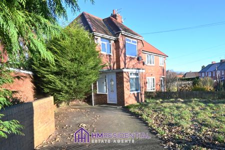 3 bedroom Semi Detached for rent on Fenham Hall Drive, Fenham, Newcastle Upon Tyne, NE4 9XE Available 01/12/2025 - Photo 4