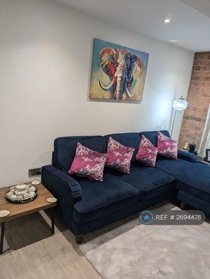 2 bedroom flat to rent - Photo 1