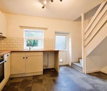 2 bedroom end of terrace house to rent - Photo 4