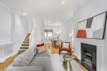 Bathurst Mews, Hyde Park, London, W2 - Photo 2