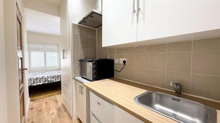 Studio to rent - Photo 5