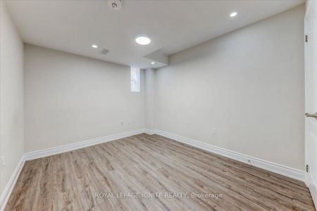 Property For Lease | E8463814 - Photo 5