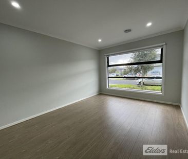 Move in before Christmas!! - Photo 1