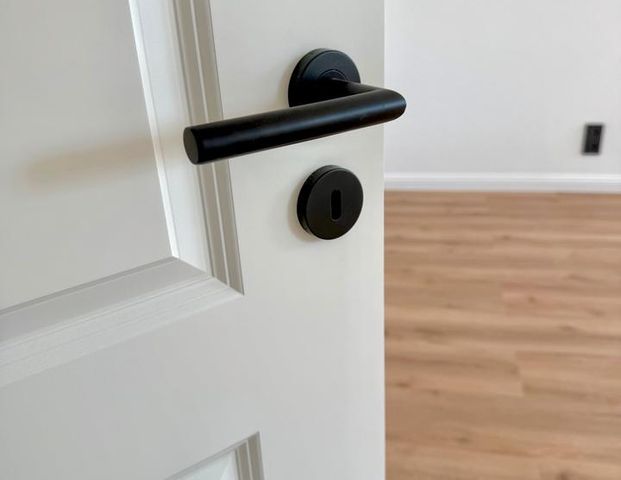 ERSTBEZUG : STILVOLLE 2-RAUM WOHNUNG MIT TERRASSE & TG - Foto 1