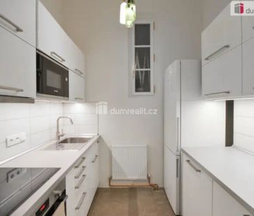 Nádherný stylový byt 1+1 v centru Prahy s vestavěným patrem na span... - Photo 1