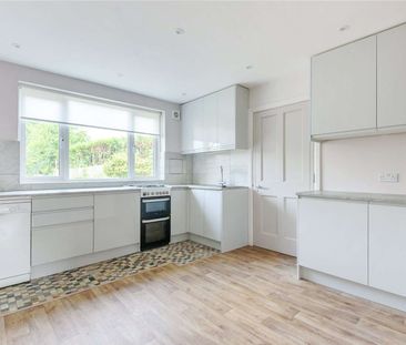 A well presented family home in a superb Sevenoaks location. - Photo 3