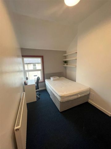 4 bedroom terraced house to rent - Photo 5