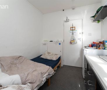 property to rent - Photo 6