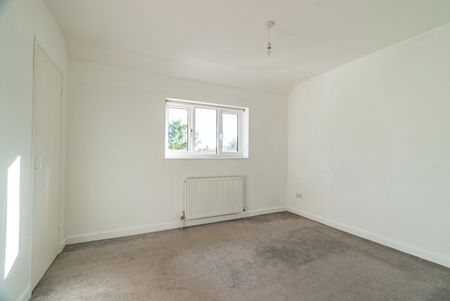 Available unfurnished from 17/10/2025 - Photo 2
