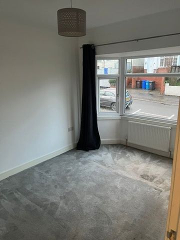 3 Bed Semi-Detached House, Hollinsend Avenue, S12 - Photo 4