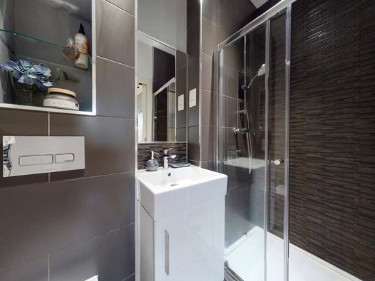 Apt 47, Q One Residence - Photo 1