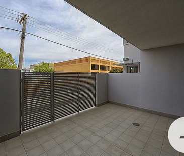 6/35-37 Torrens Street,BRADDON - Photo 2