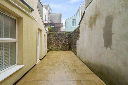 6 bedroom house to rent - Photo 3