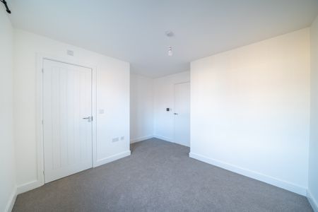 Bunting Crescent, NG13 - Photo 2