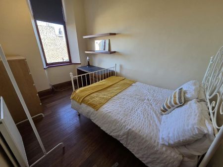 3 bedroom flat to rent - Photo 5