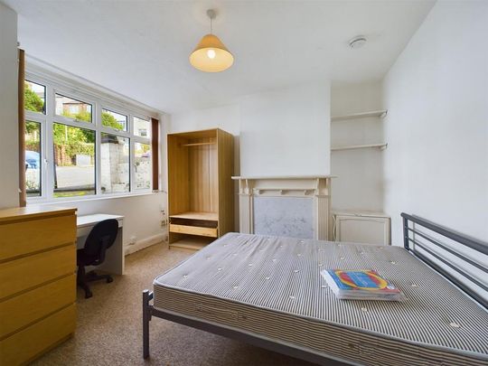 4 bedroom terraced house to rent - Photo 1