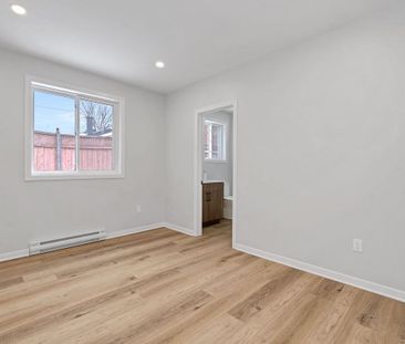 For Lease - 2413 Ryan Drive Unit# C, Parkway Park - Queensway Terra... - Photo 1