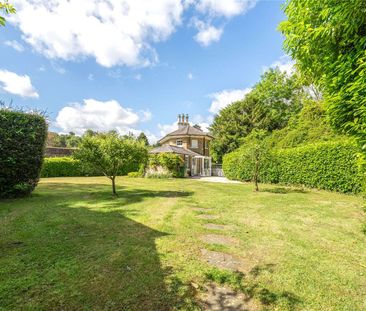 A charming former gatehouse home in the village of Brasted - Photo 6