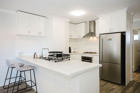 Easy-Care Living in the Heart of Mandurah - Photo 4