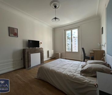 Location Appartement 5 pièces 96m² ST ETIENNE 42000 - Photo 2