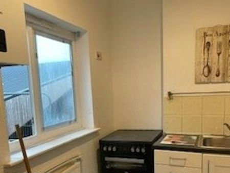 Flat to rent on - Photo 4