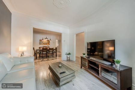 Furnished apartment located on the ground floor, for rent in La Petite-Italie, Rosemont. - Photo 2